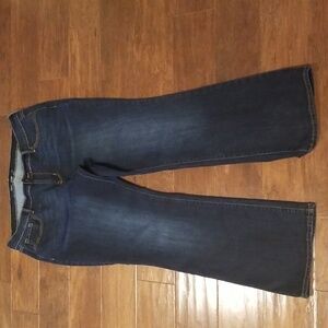Old Navy Boot-Cut Semi-Evase Short Blue Jeans
